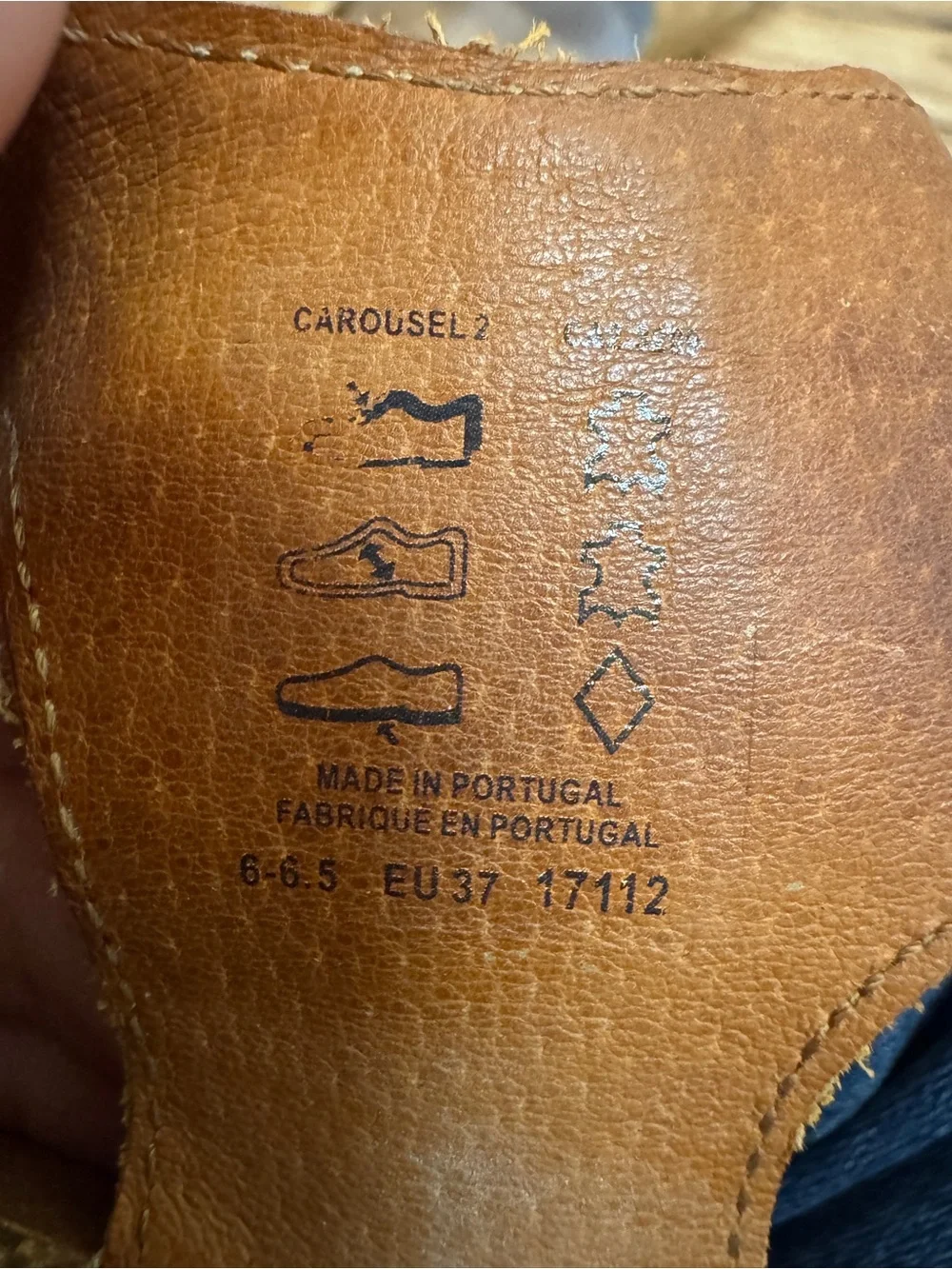 Taos Womens Carousel 2 Button Wedge Leather Sandals shoes sz 37 US 6/6.5